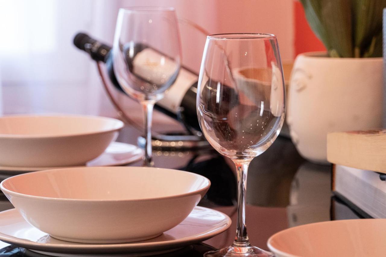 Gran Via Central Lovely Private Apt In The Heart Of Chueca Apartment Madrid Bagian luar foto