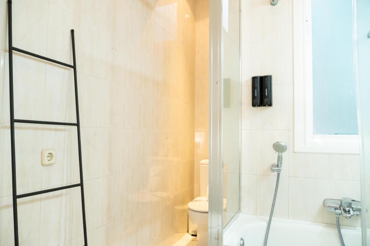 Gran Via Central Lovely Private Apt In The Heart Of Chueca Apartment Madrid Bagian luar foto