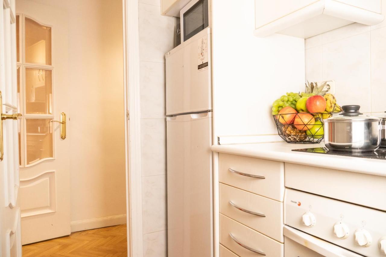 Gran Via Central Lovely Private Apt In The Heart Of Chueca Apartment Madrid Bagian luar foto