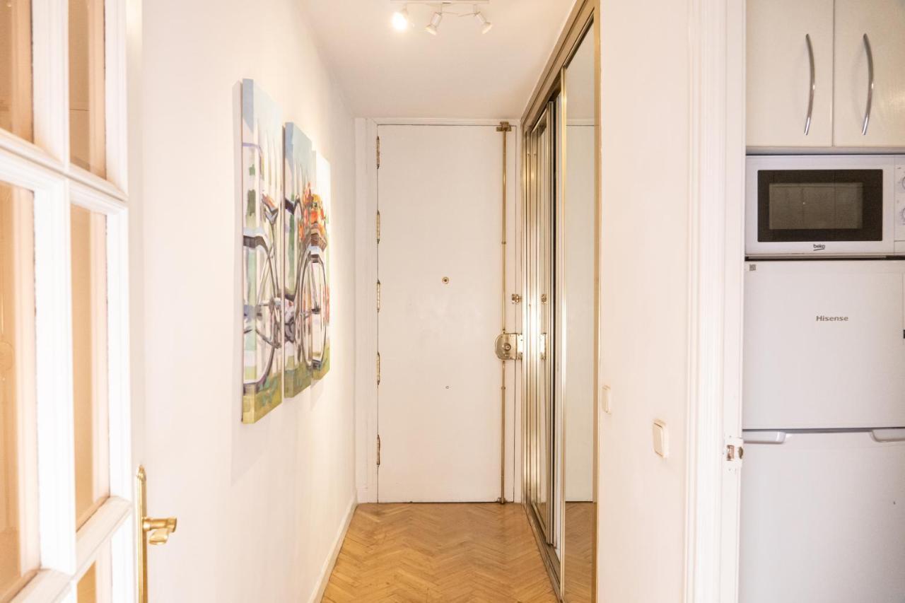 Gran Via Central Lovely Private Apt In The Heart Of Chueca Apartment Madrid Bagian luar foto