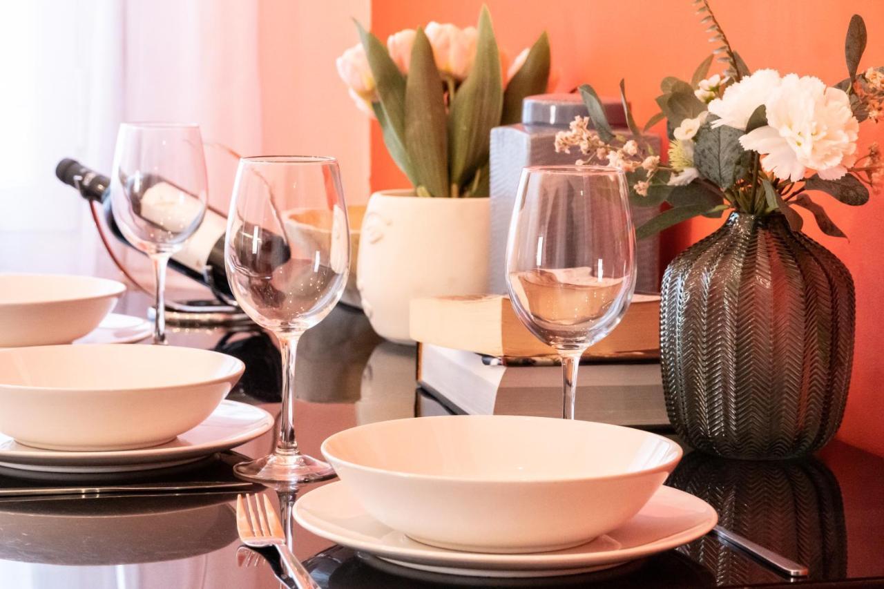 Gran Via Central Lovely Private Apt In The Heart Of Chueca Apartment Madrid Bagian luar foto